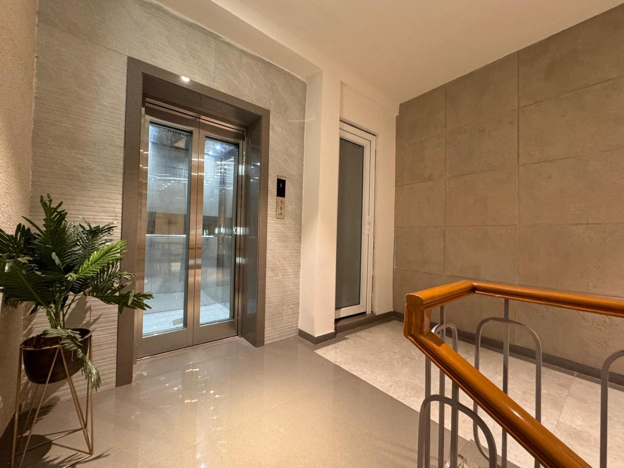 Hotel Rudhav Palace Uddzsaín Kültér fotó